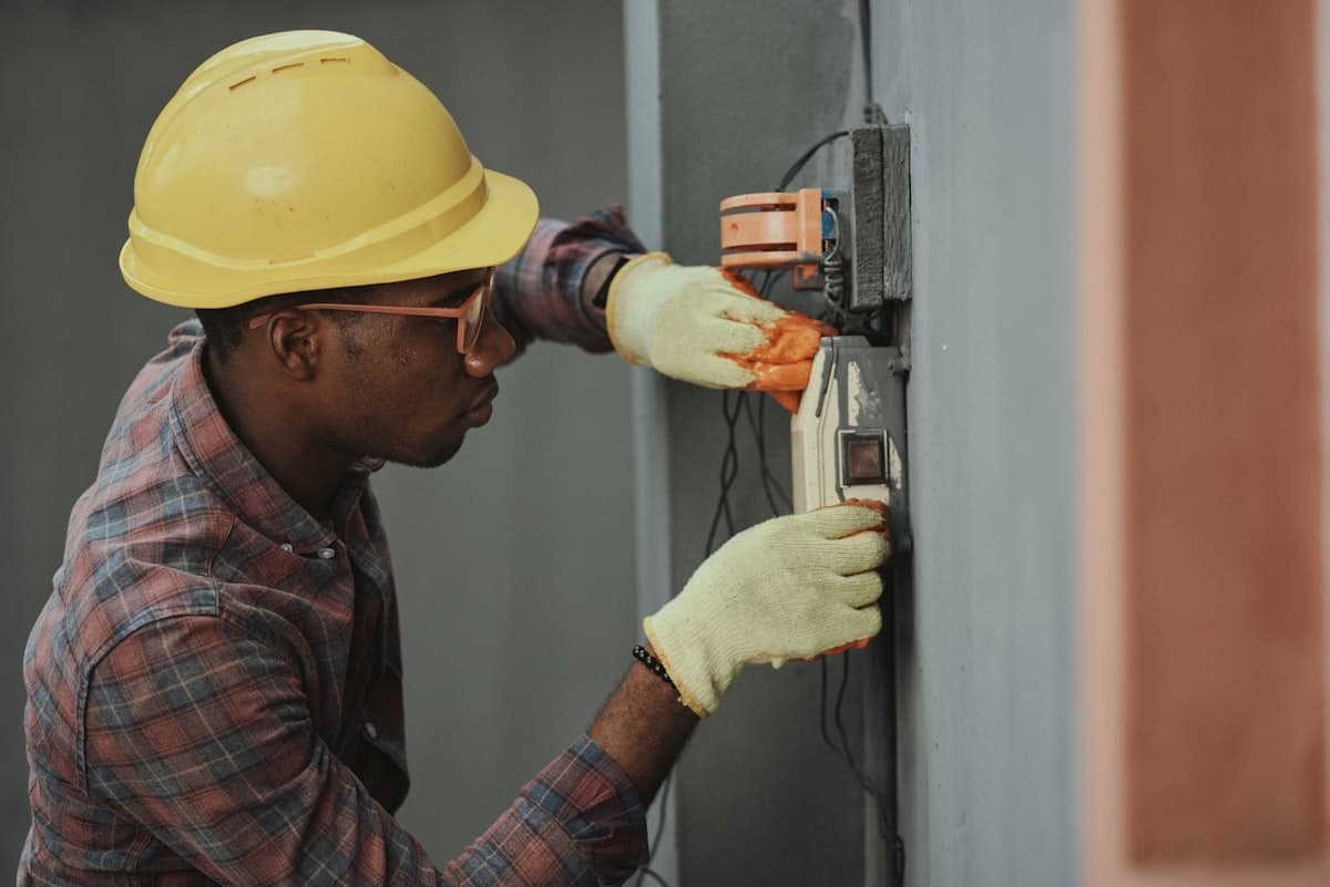 Licensed pest control technician in Riverside CA